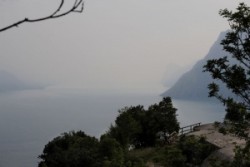 Hegyi erőd a Garda tónál_
