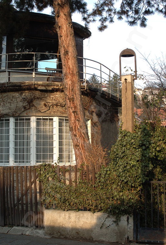 Bauhaus Budapesten. Napraforgó utca.